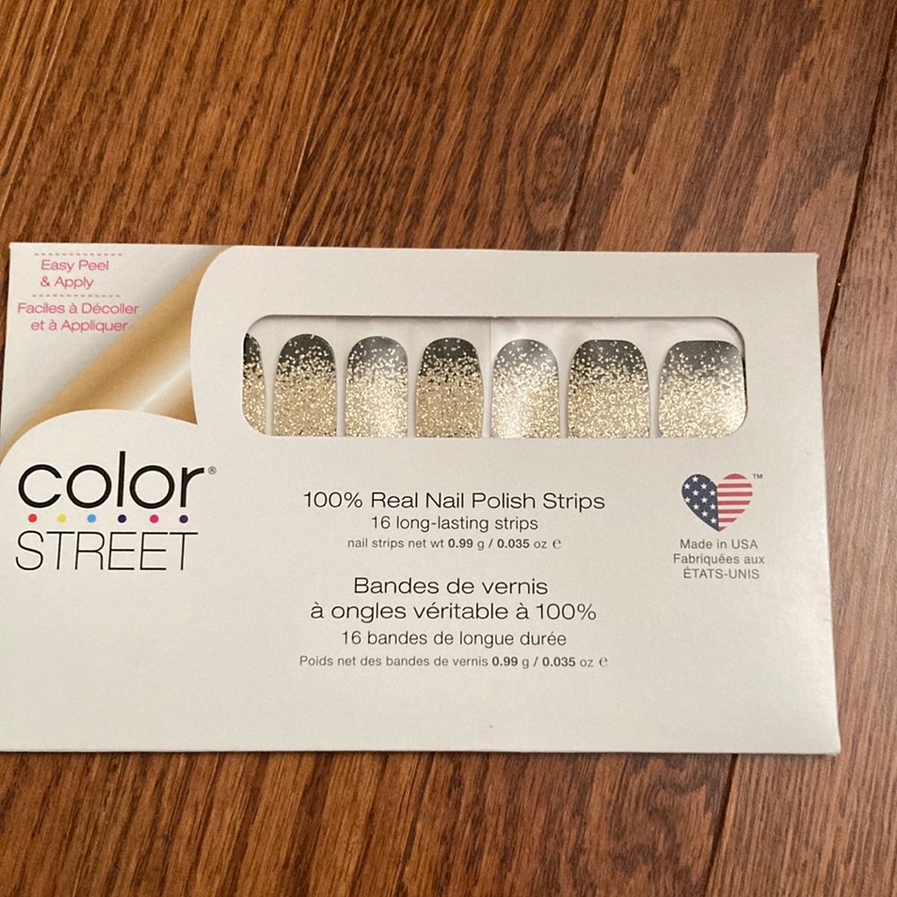 NIP Color Street Retired Holiday Nails - Ring It In